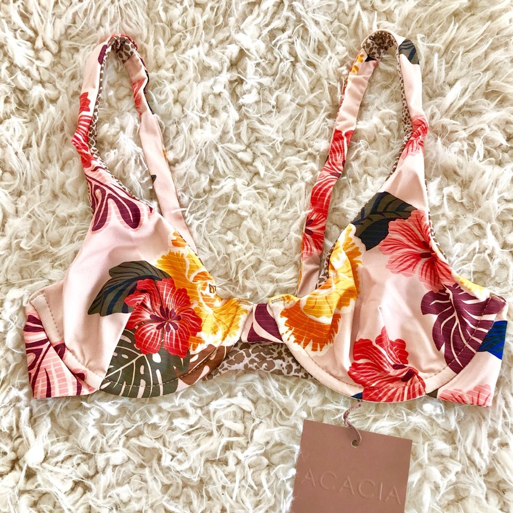 Acacia Geneva bikini top in retro print. Size L